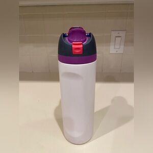 Owala 24oz water bottle